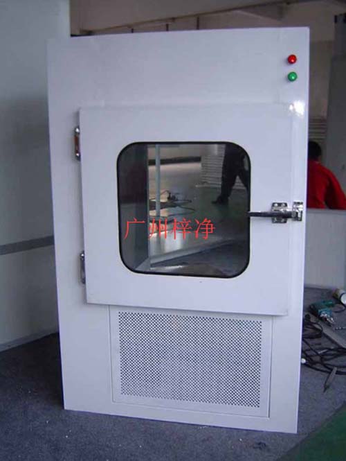 傳遞窗主要用于潔凈實(shí)驗(yàn)室潔凈區(qū)和潔凈區(qū)之間或潔凈區(qū)和非潔凈區(qū)之間的小件物品的傳遞。