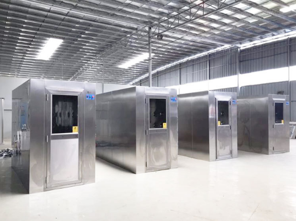 風淋室是人進入潔凈室所必需的通道，它可以減少進出潔凈室所帶來的污染問題