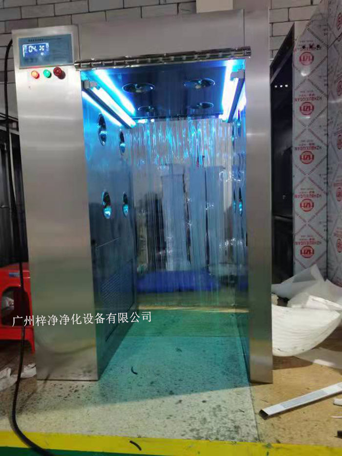 風(fēng)淋室安裝現(xiàn)場實拍圖 風(fēng)淋室安裝現(xiàn)場實拍圖