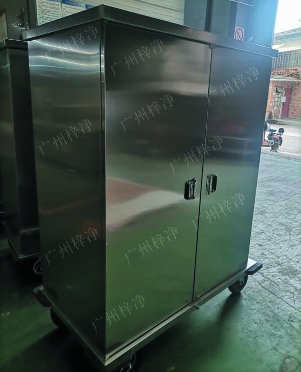 一次性物品電動轉(zhuǎn)運車采用304拉絲不銹鋼板面板厚度：≥1.2mm,表面作拉絲亞光處理。