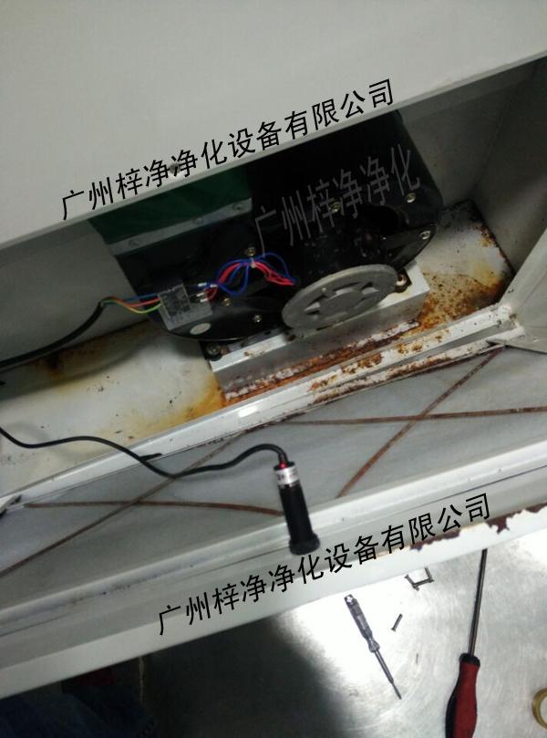 腐蝕環(huán)境下的風淋室檢修口 腐蝕環(huán)境下的風淋室檢修口2